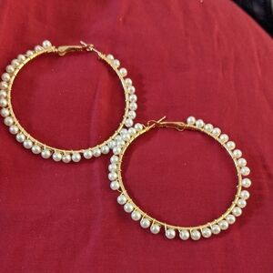 Elegant Gold and Pearl Hoop Earrings